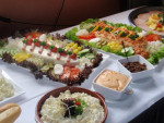 Het heerlijke buffet staat klaar.